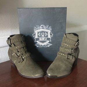 Silent-D Eion Olive Khaki Suede Boots